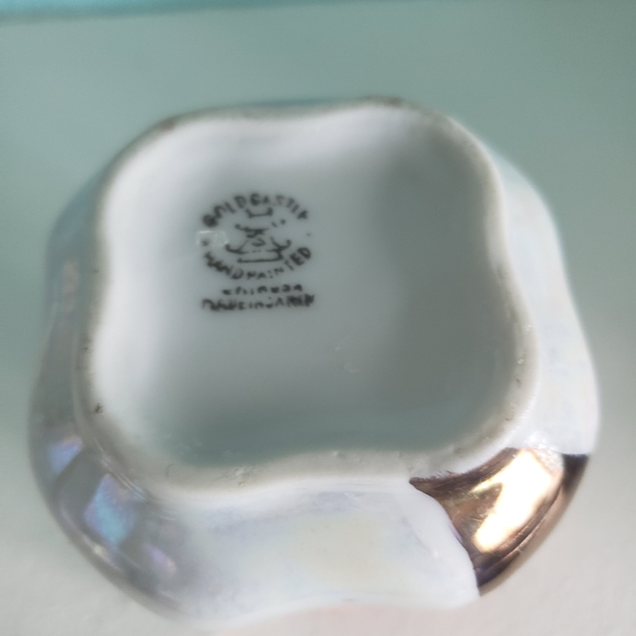 Gold Castle Hand Painted Vase - Picture 7 of 8